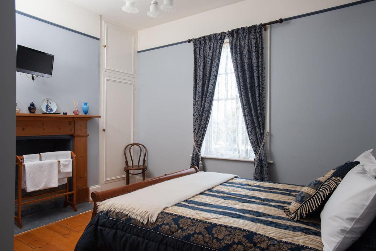 فندق فيتسباتريكز إن Westbury المظهر الخارجي الصورة
