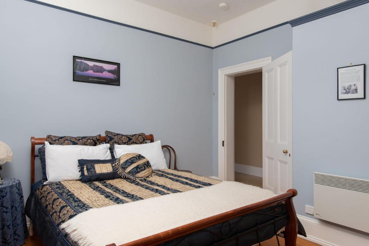فندق فيتسباتريكز إن Westbury المظهر الخارجي الصورة