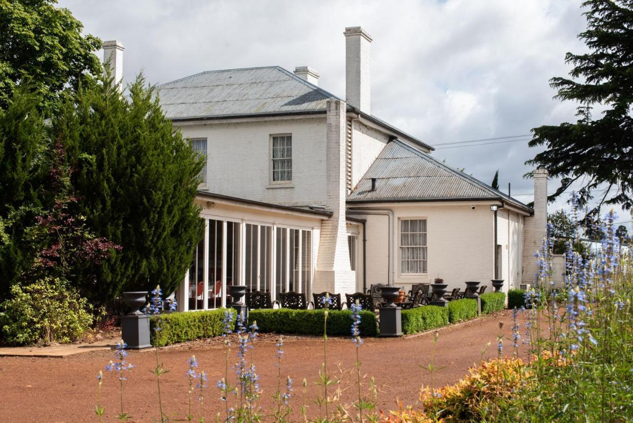 فندق فيتسباتريكز إن Westbury المظهر الخارجي الصورة