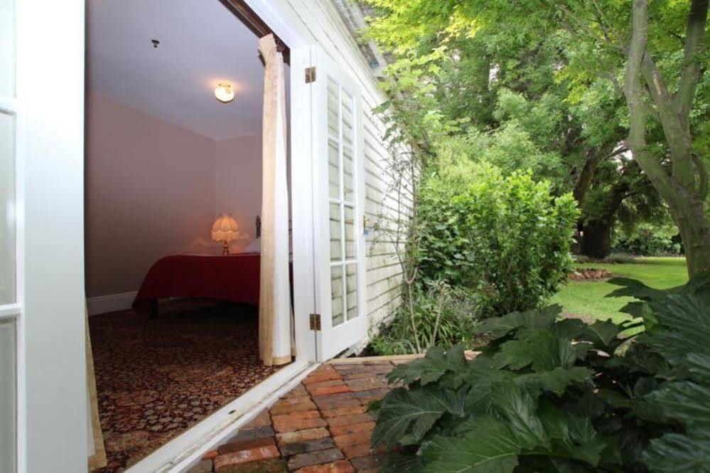 فندق فيتسباتريكز إن Westbury المظهر الخارجي الصورة
